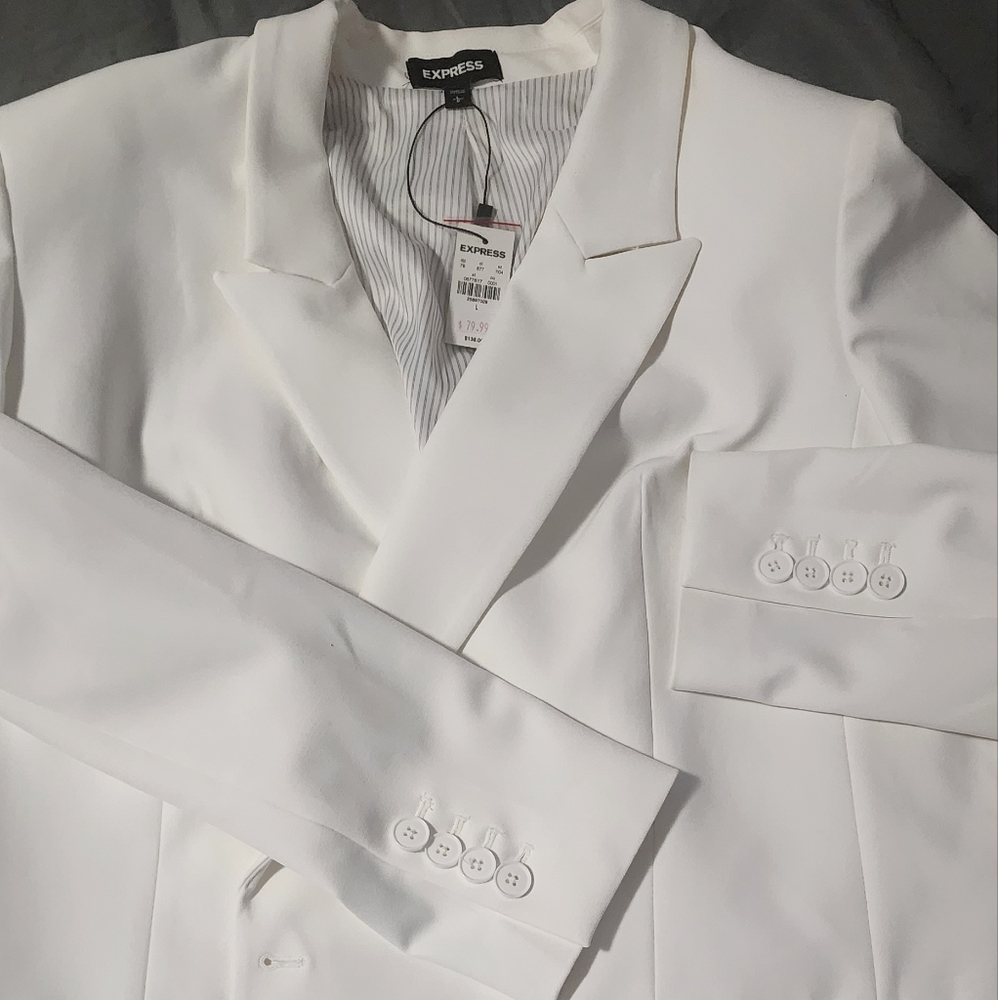 White boyfriend blazer